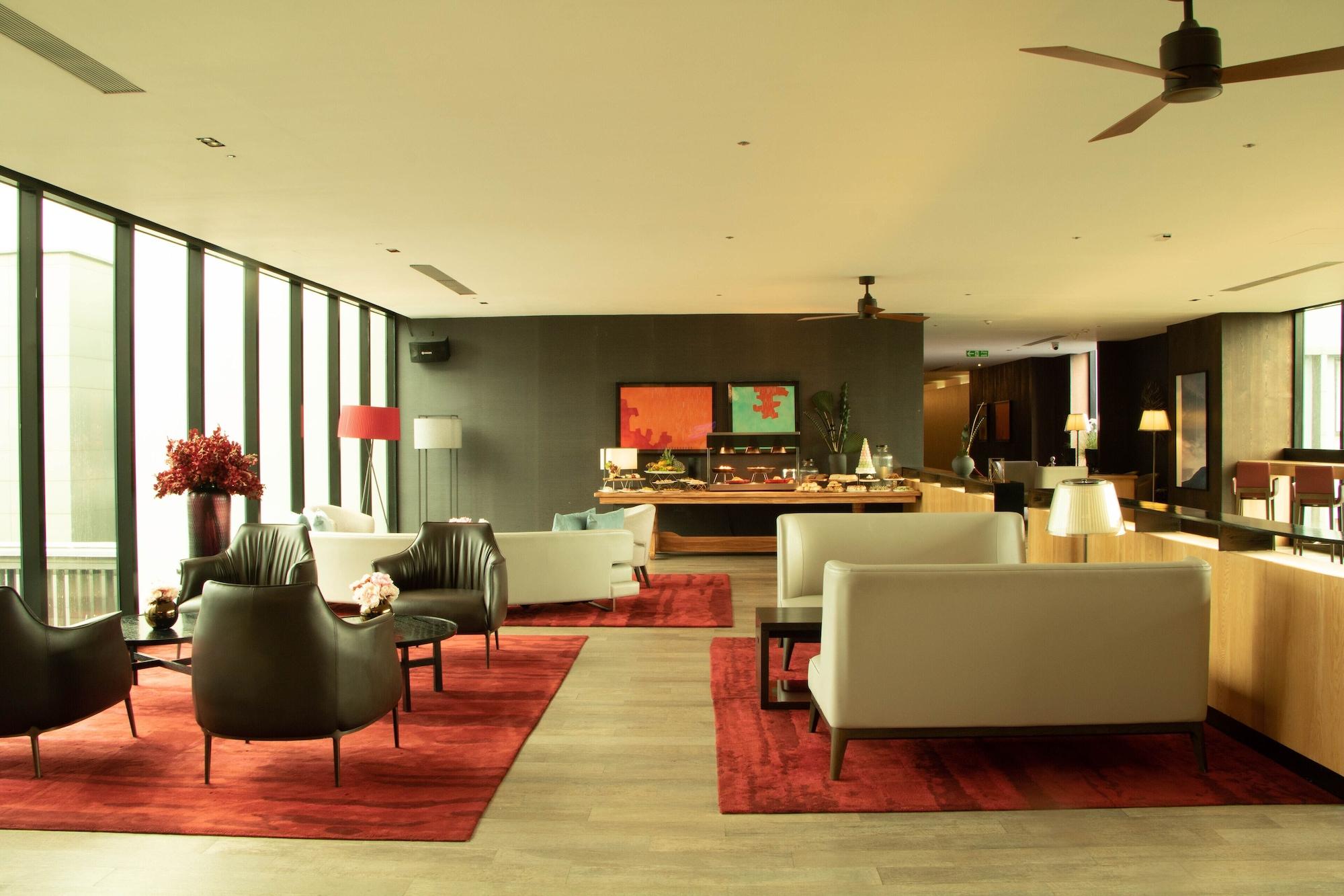 มิโดริ คล้าค โฮเต็ล แอนด์ คาสิโน Hotel Clark Field ภายนอก รูปภาพ